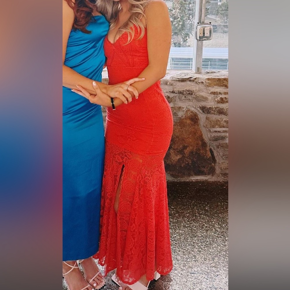 HELLO MOLLY : Red lace midi dress